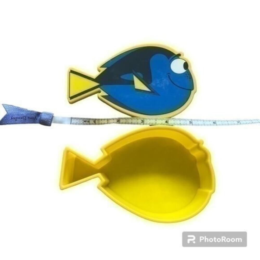 Vintage Disney Finding Nemo Dory mini lunchbox food container